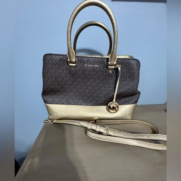 Michael Kors Large Savannah Satchel - Picture 2 of 14
